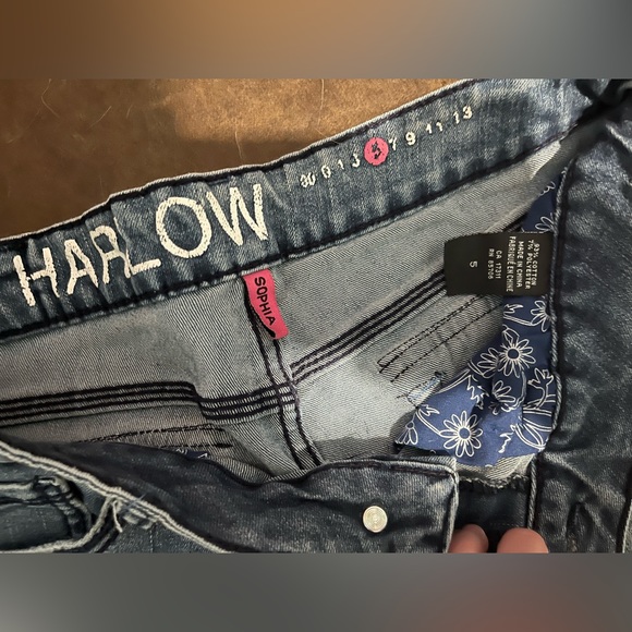 Women’s Harlow Jean Shorts - Picture 3 of 3